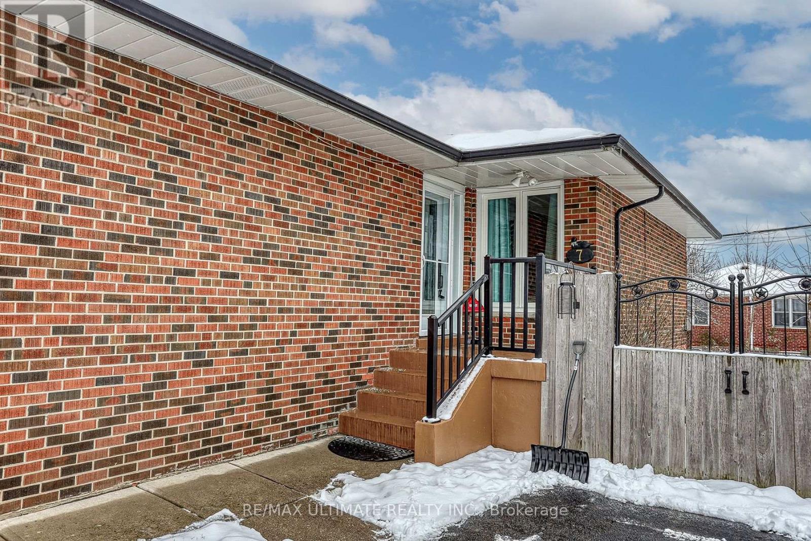 7 Chopin Avenue, Toronto, ON - Outdoor