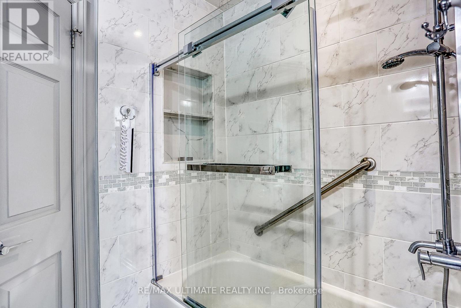 7 Chopin Avenue, Toronto, ON - Indoor Photo Showing Bathroom