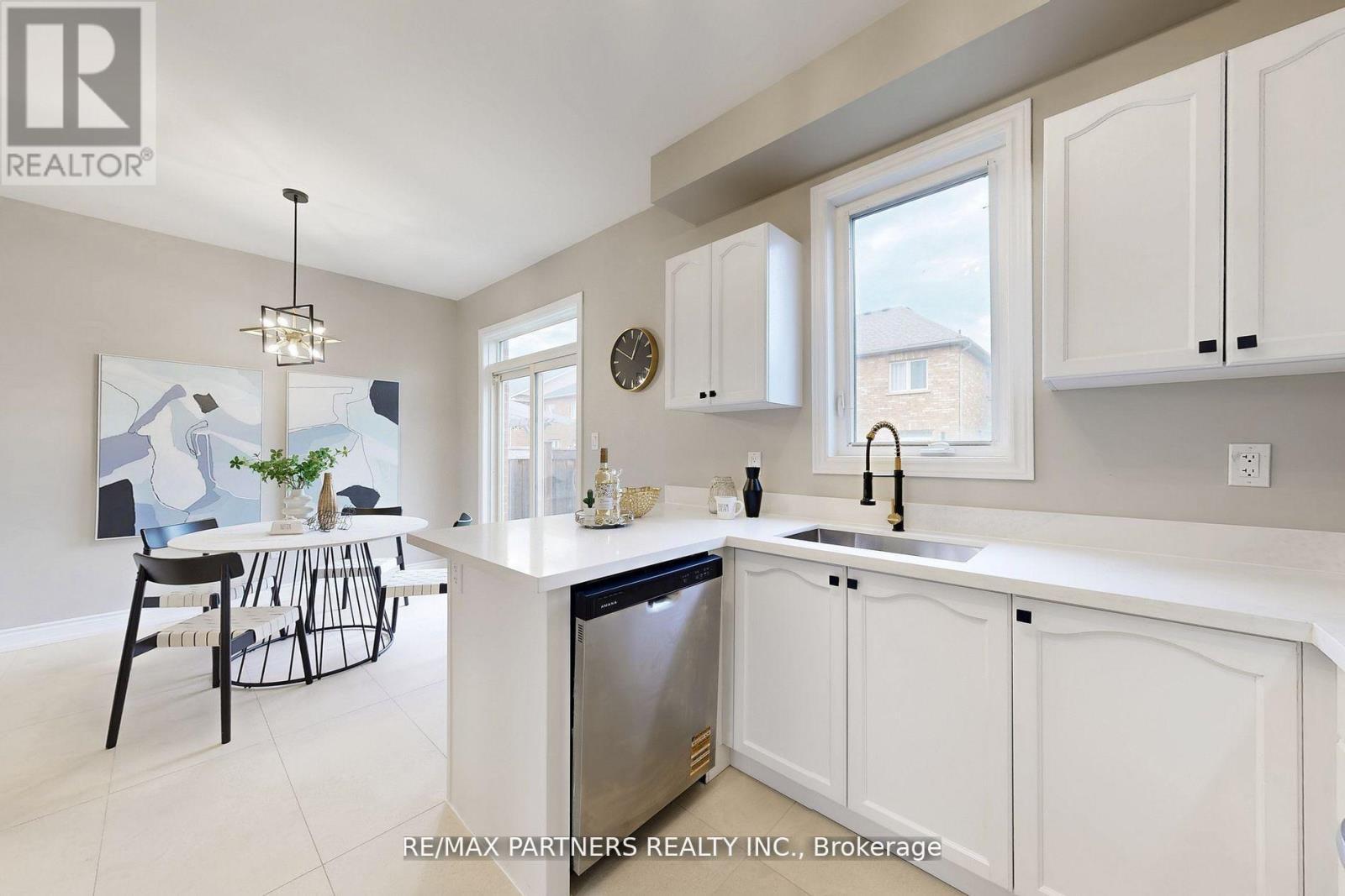 29 Robert Osprey Drive, Markham, ON - Indoor Photo Showing Kitchen