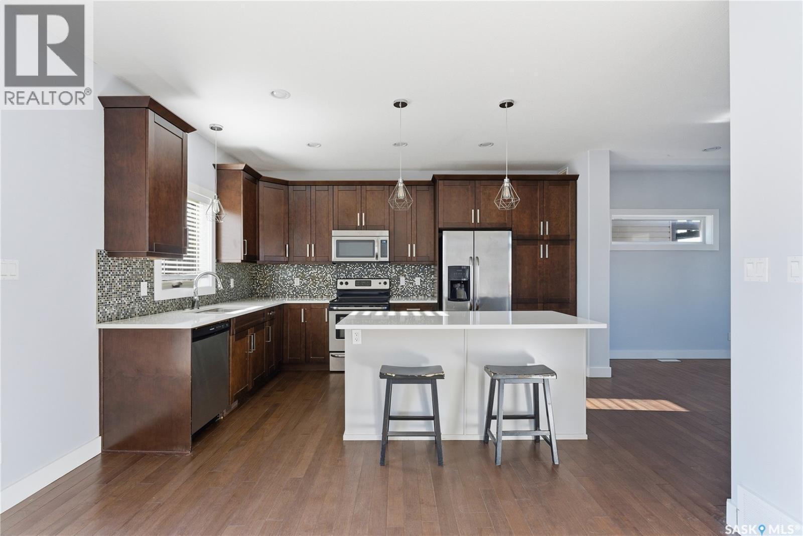 567 Kloppenburg Crescent, Saskatoon, SK - Indoor Photo Showing Kitchen With Stainless Steel Kitchen With Upgraded Kitchen