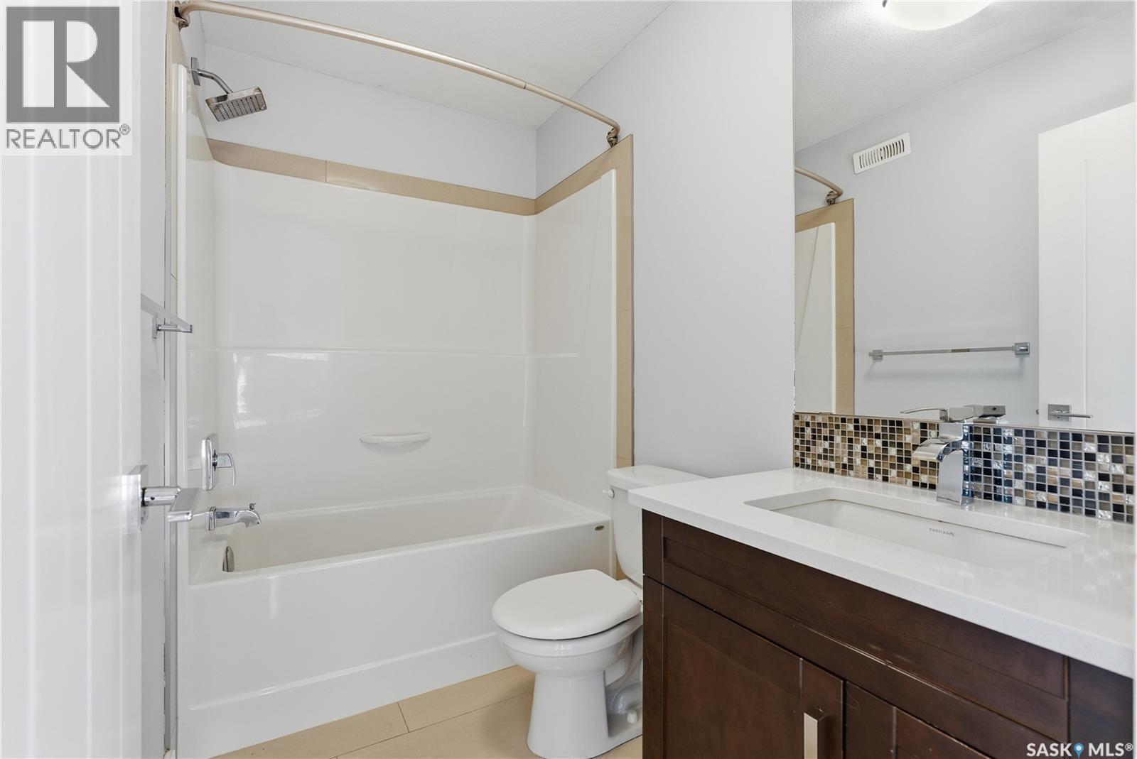 567 Kloppenburg Crescent, Saskatoon, SK - Indoor Photo Showing Bathroom