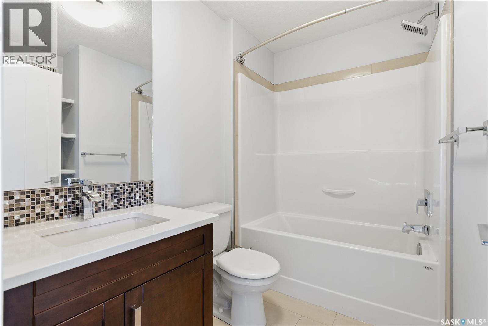 567 Kloppenburg Crescent, Saskatoon, SK - Indoor Photo Showing Bathroom