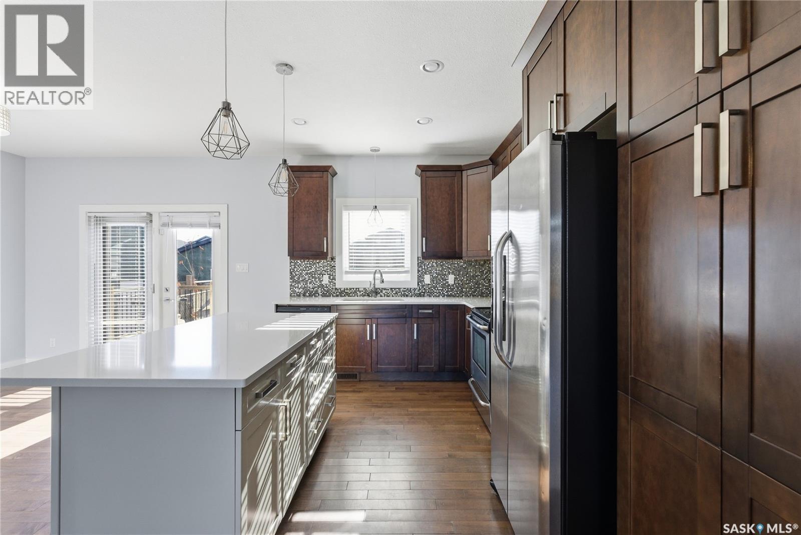 567 Kloppenburg Crescent, Saskatoon, SK - Indoor Photo Showing Kitchen With Upgraded Kitchen
