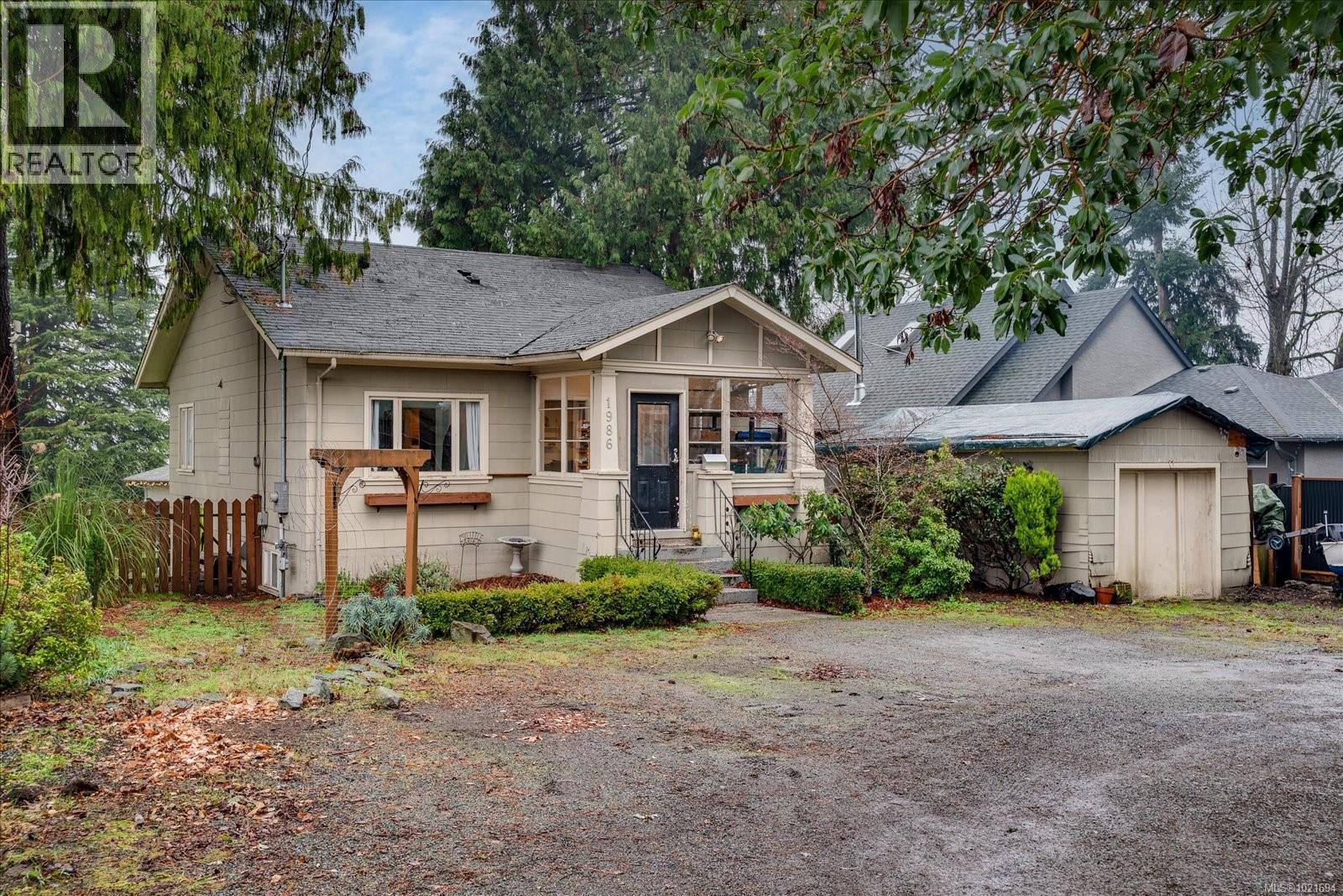 1986 Estevan Rd, Nanaimo, BC - Outdoor With Facade