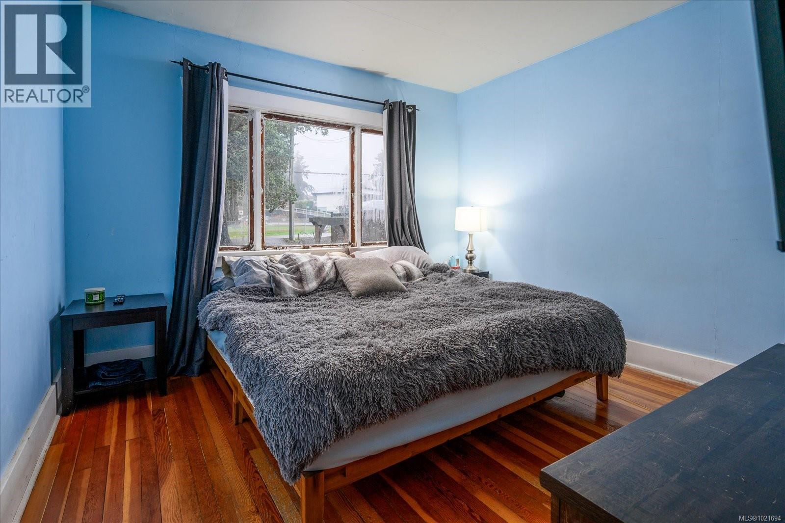 1986 Estevan Rd, Nanaimo, BC - Indoor Photo Showing Bedroom