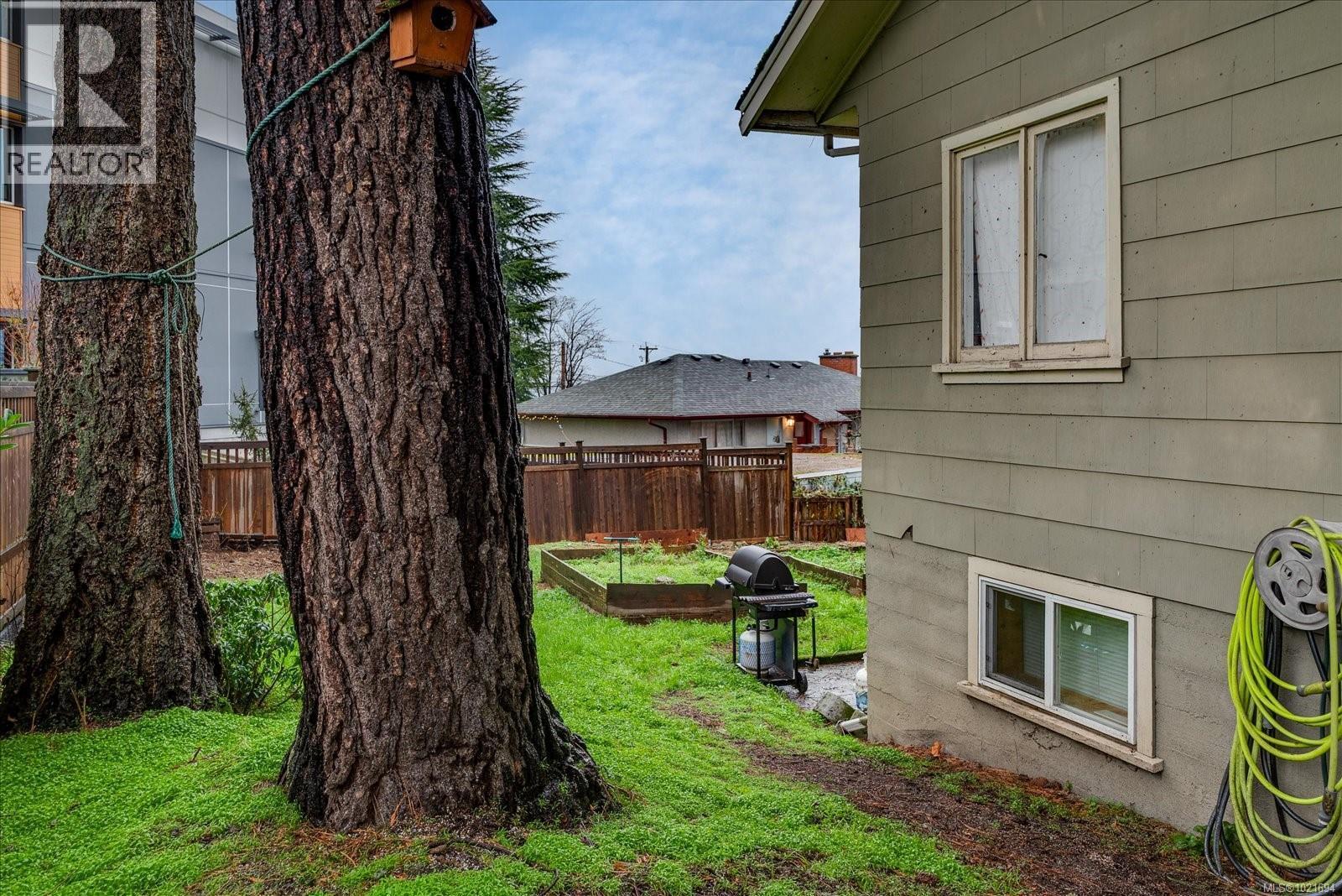 1986 Estevan Rd, Nanaimo, BC - Outdoor With Exterior