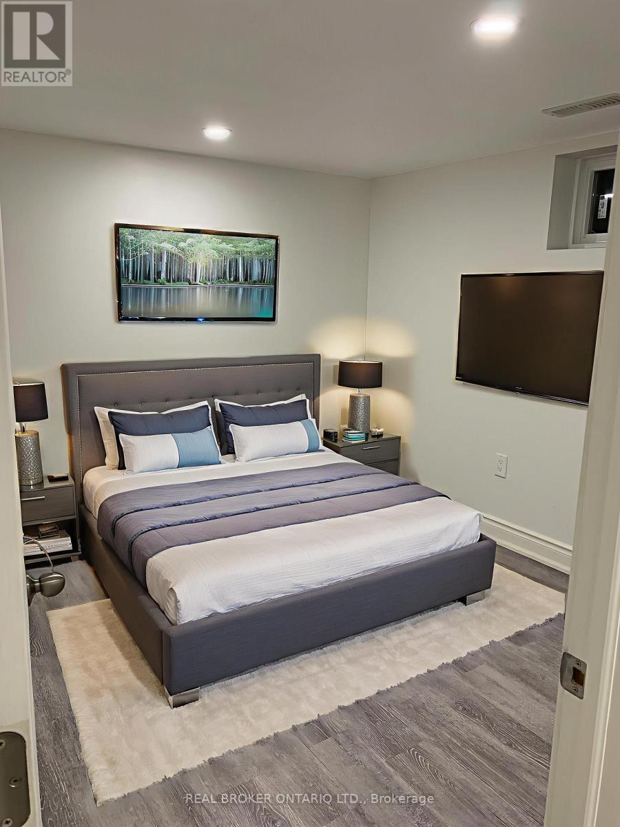 Bsmt - 12 Villa Road, Toronto, ON - Indoor Photo Showing Bedroom