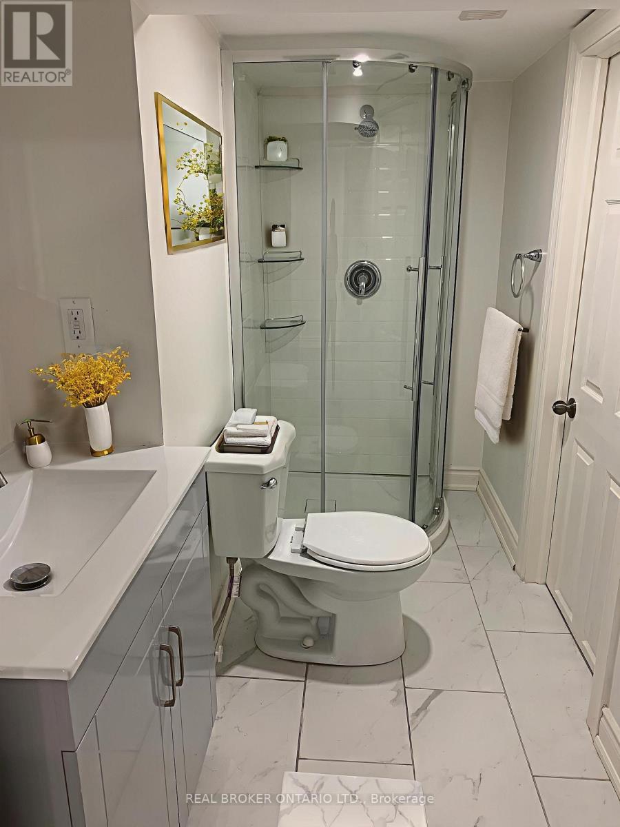 Bsmt - 12 Villa Road, Toronto, ON - Indoor Photo Showing Bathroom