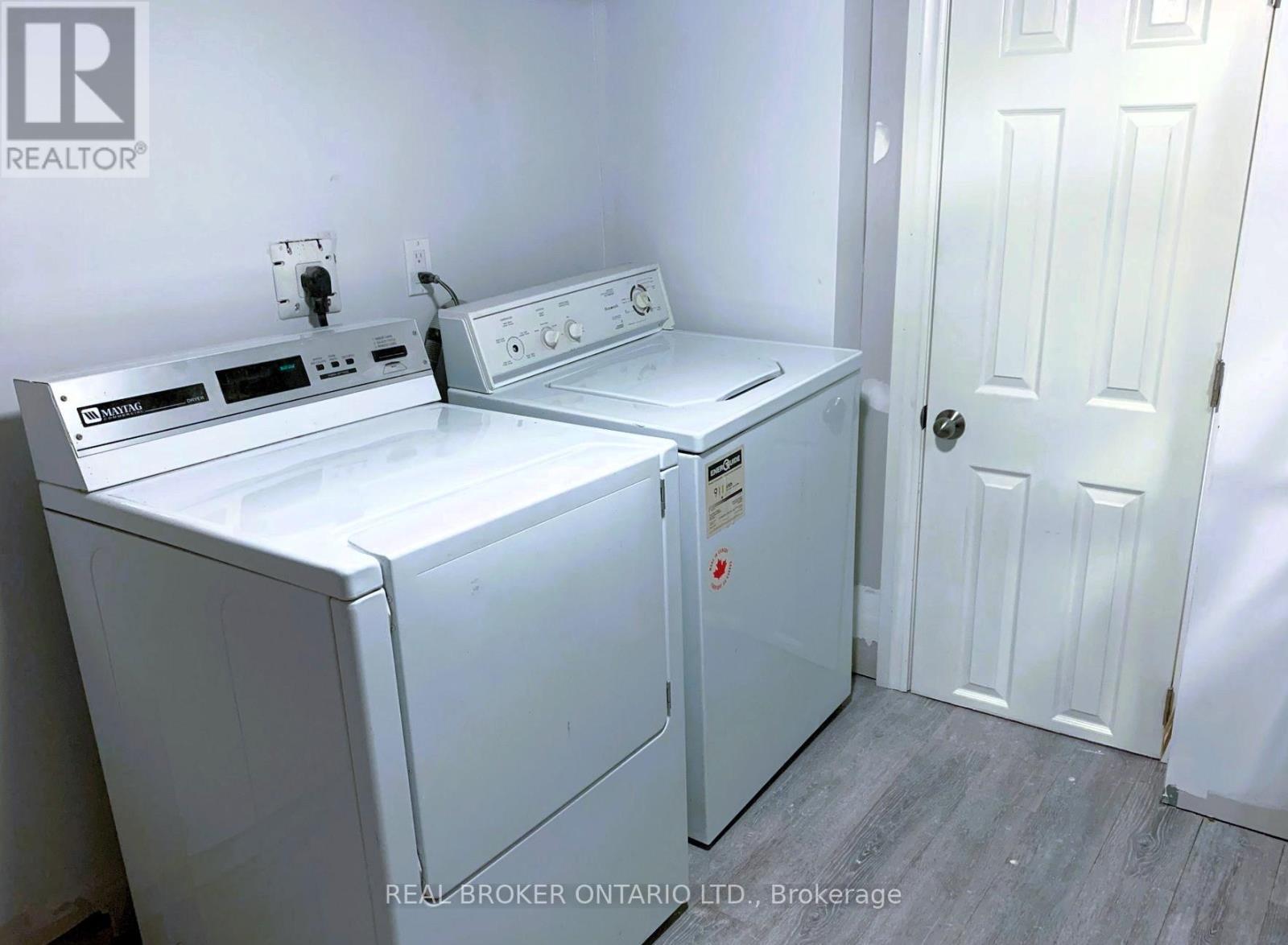 Bsmt - 12 Villa Road, Toronto, ON - Indoor Photo Showing Laundry Room