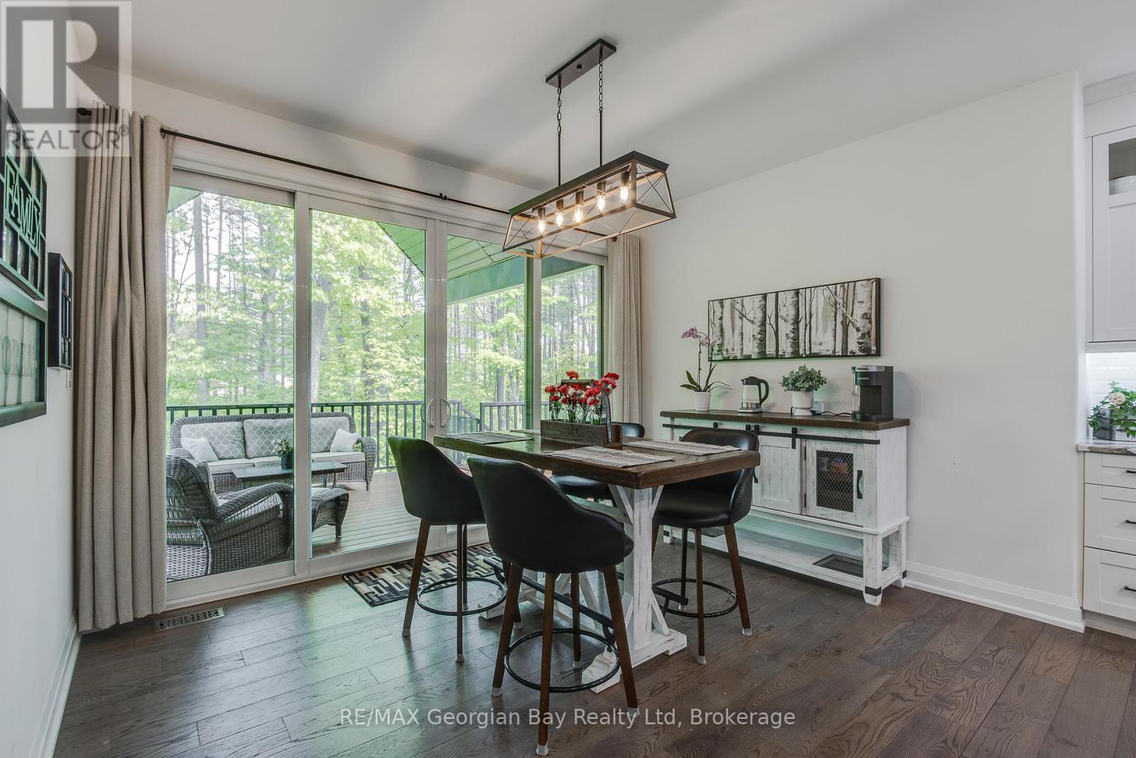 50 Windermere Circle, Tay, ON - Indoor Photo Showing Dining Room