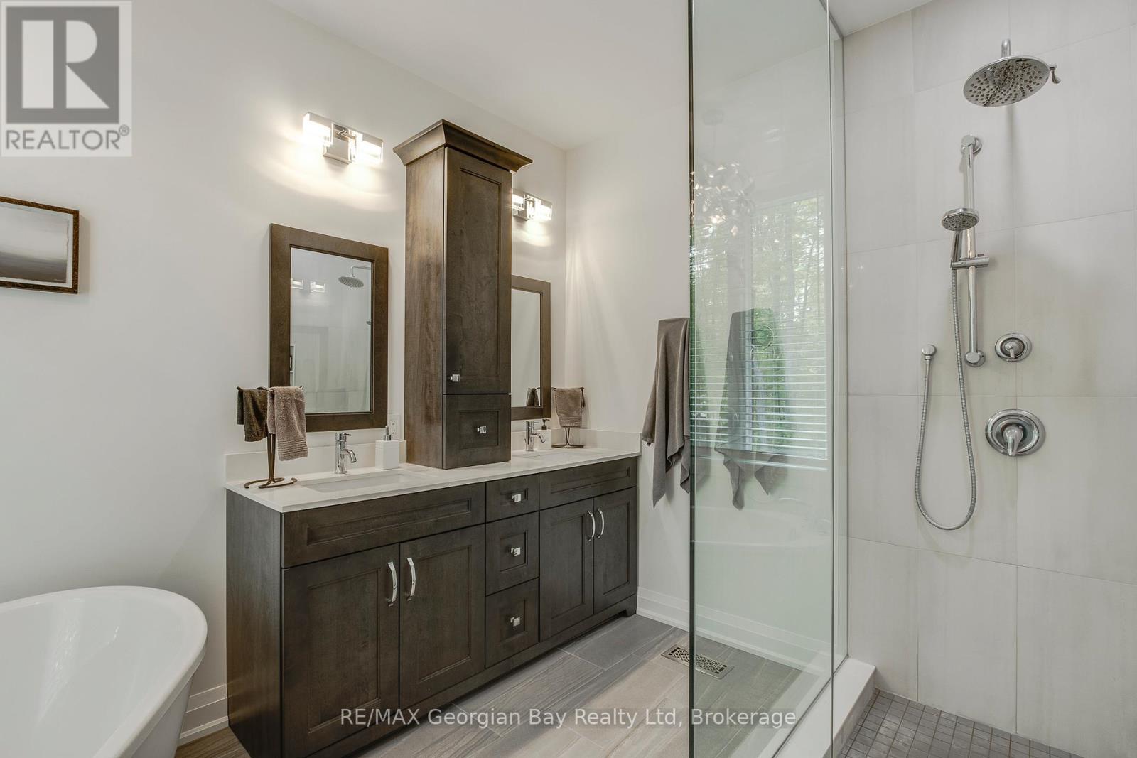 50 Windermere Circle, Tay, ON - Indoor Photo Showing Bathroom