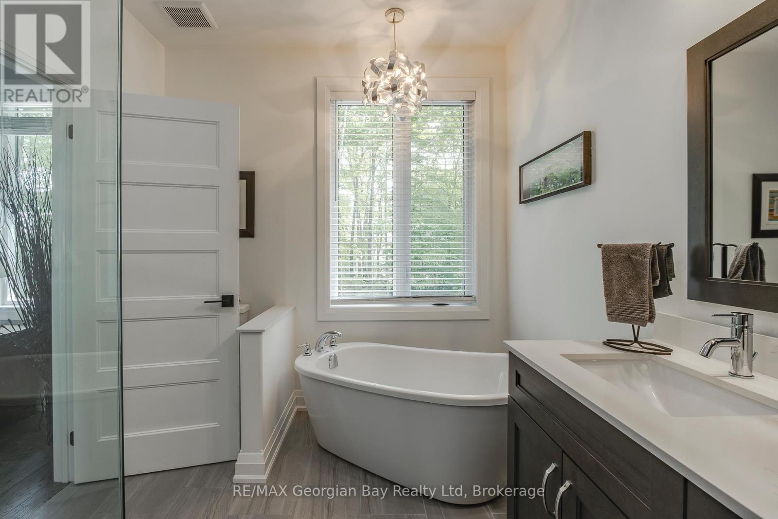 50 Windermere Circle, Tay, ON - Indoor Photo Showing Bathroom