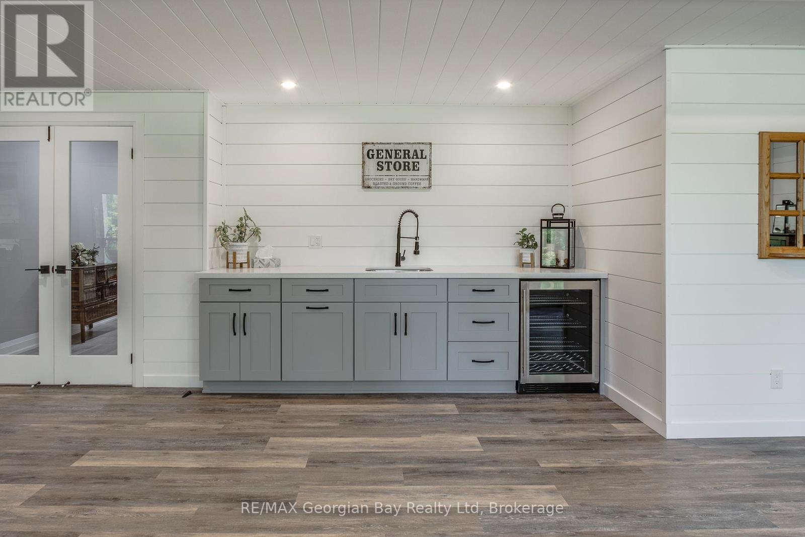 50 Windermere Circle, Tay, ON - Indoor Photo Showing Other Room