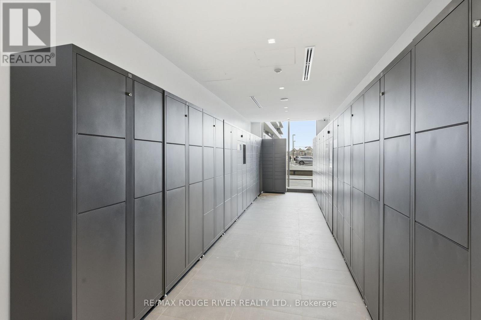 Large Parcel Room - 2321 - 2545 Simcoe Street N, Oshawa (Windfields), ON - Indoor Photo Showing Other Room