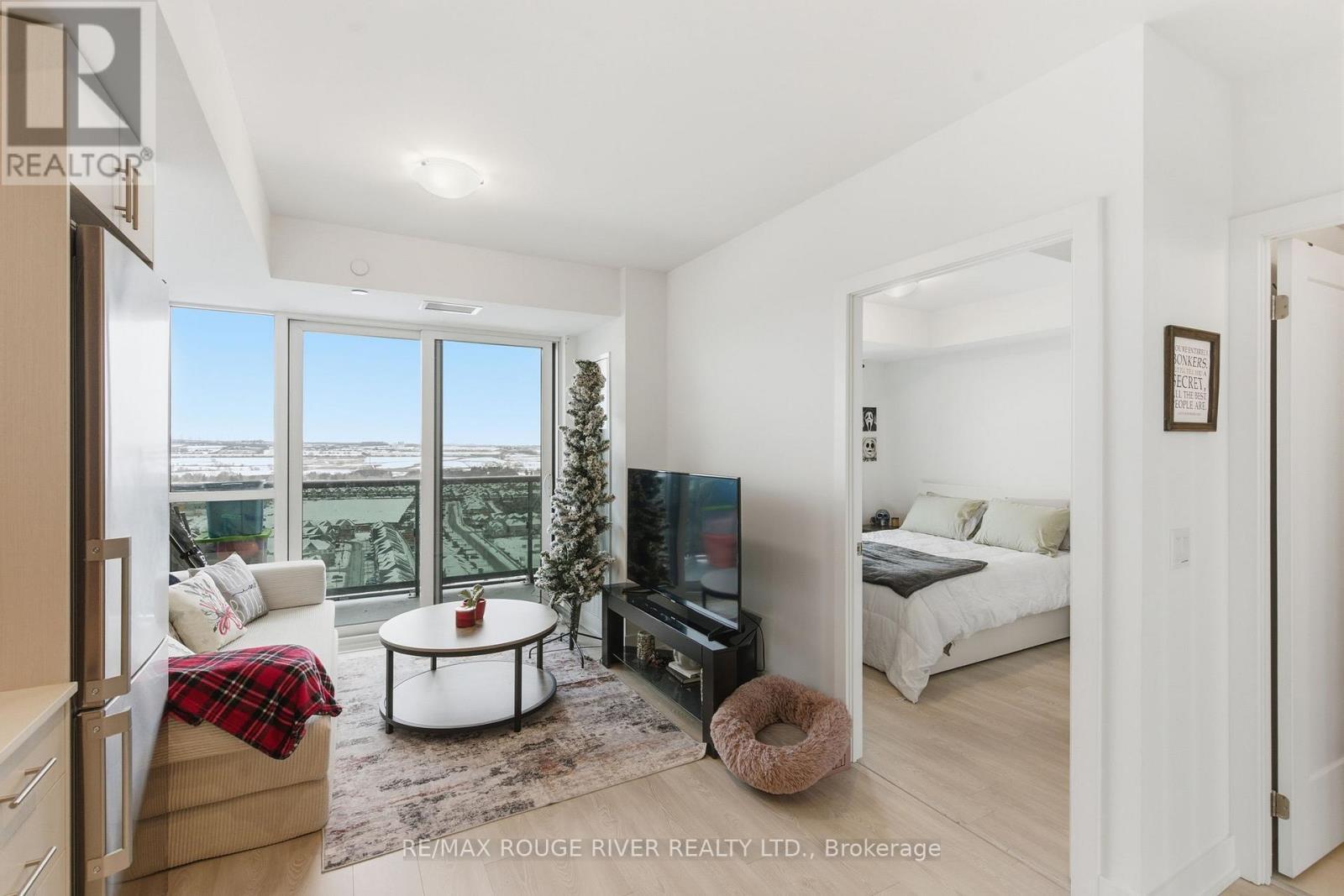 2321 - 2545 Simcoe Street N, Oshawa (Windfields), ON - Indoor