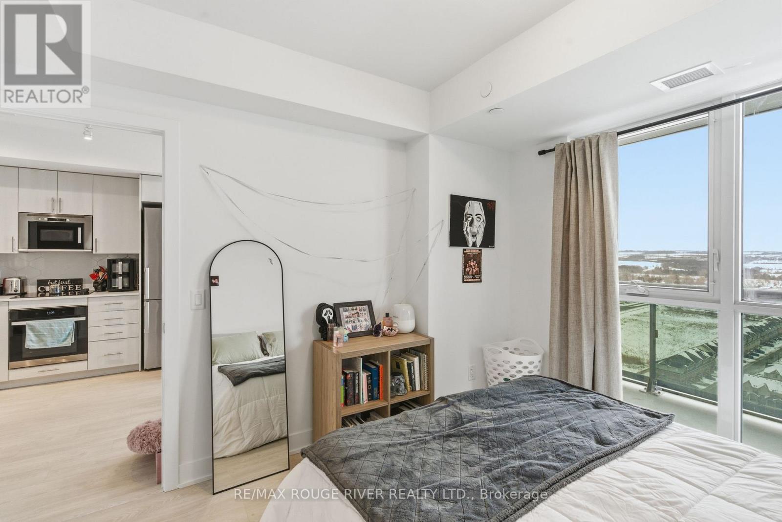 2321 - 2545 Simcoe Street N, Oshawa (Windfields), ON - Indoor Photo Showing Bedroom