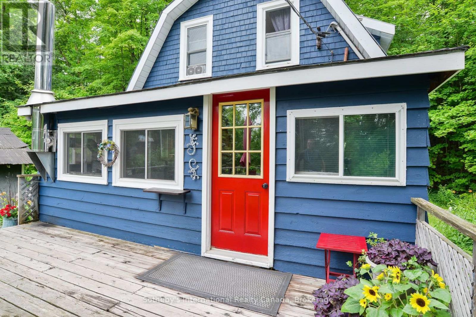 1079 Hewlitt Road, Muskoka Lakes (Monck (Muskoka Lakes)), ON - Outdoor With Deck Patio Veranda