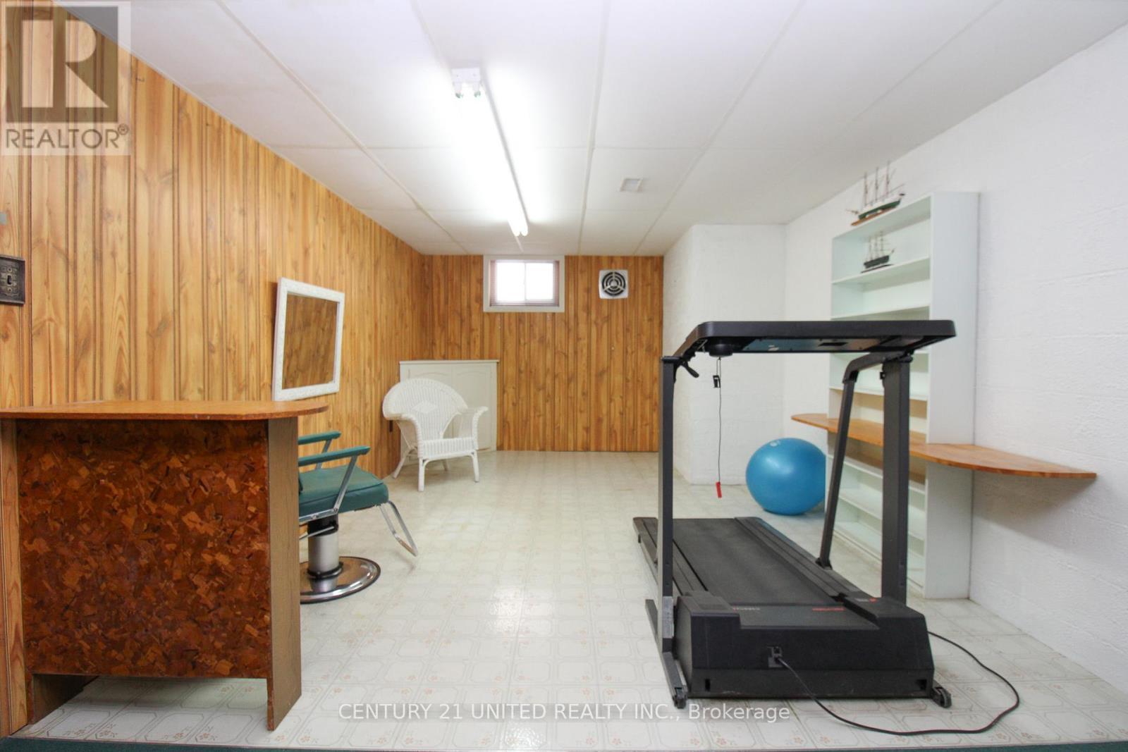 636 Cameron Street, Peterborough (Otonabee Ward 1), ON - Indoor Photo Showing Gym Room