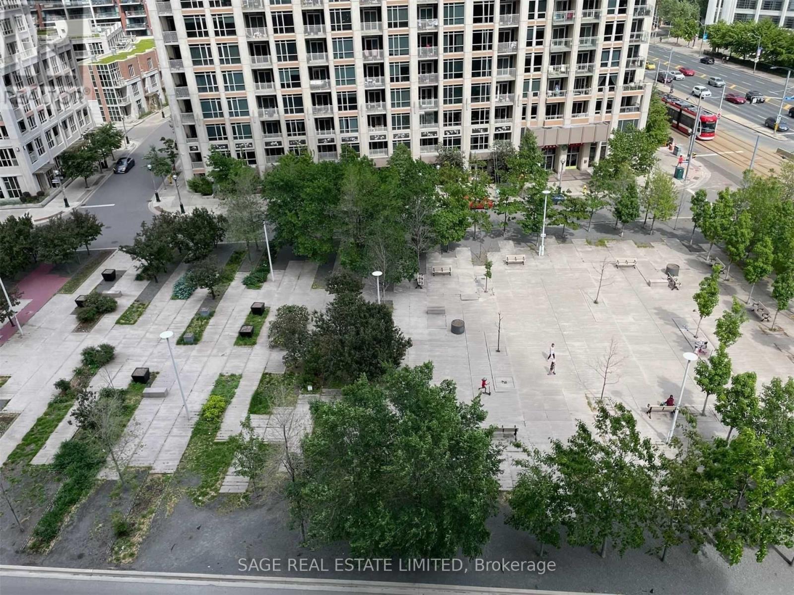 902 - 215 Fort York Boulevard, Toronto, ON - Outdoor