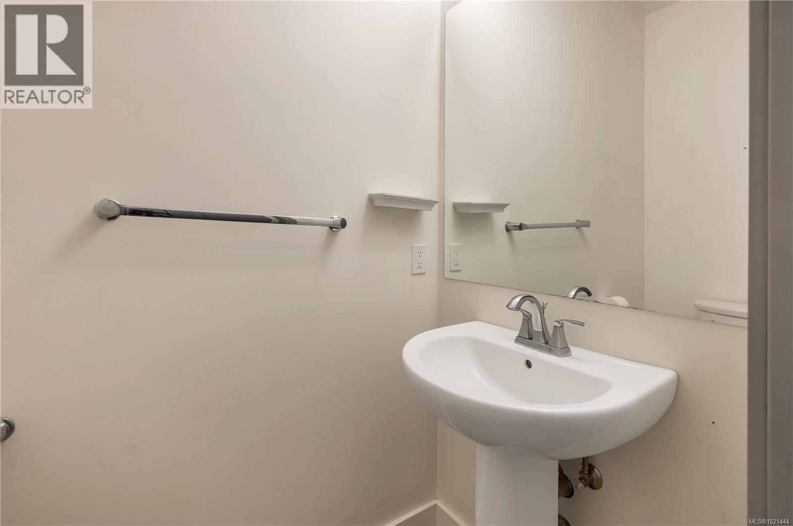 4 796 Island Hwy S, Campbell River, BC - Indoor Photo Showing Bathroom
