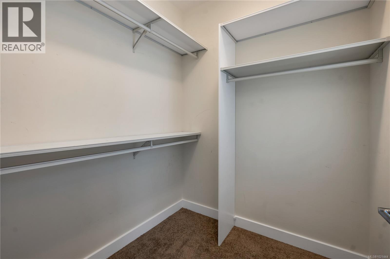 4 796 Island Hwy S, Campbell River, BC - Indoor With Storage