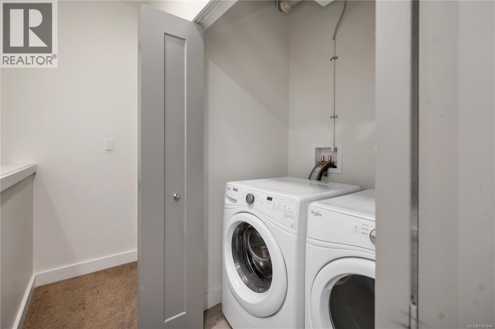 4 796 Island Hwy S, Campbell River, BC - Indoor Photo Showing Laundry Room