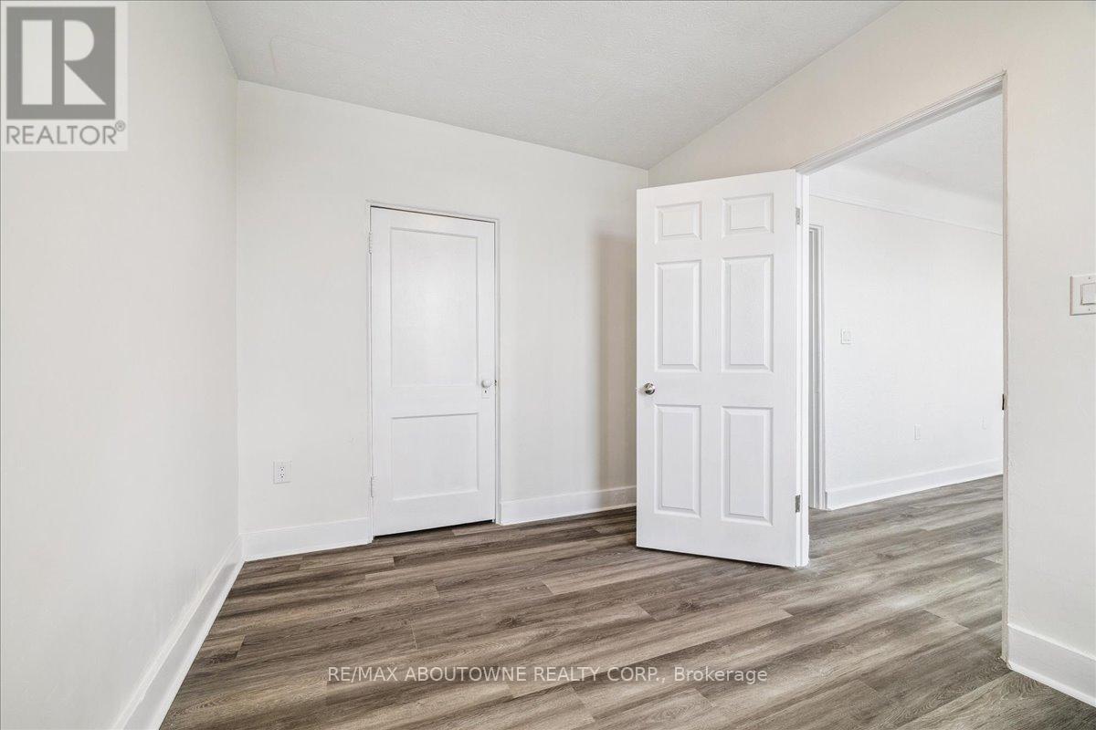 5 - 68 Peel Street W, Norfolk, ON - Indoor Photo Showing Other Room