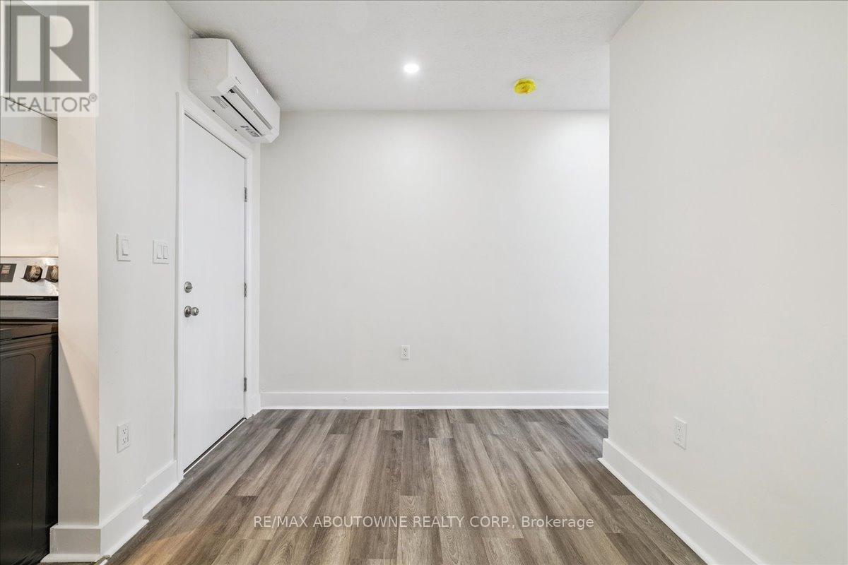 5 - 68 Peel Street W, Norfolk, ON - Indoor Photo Showing Other Room