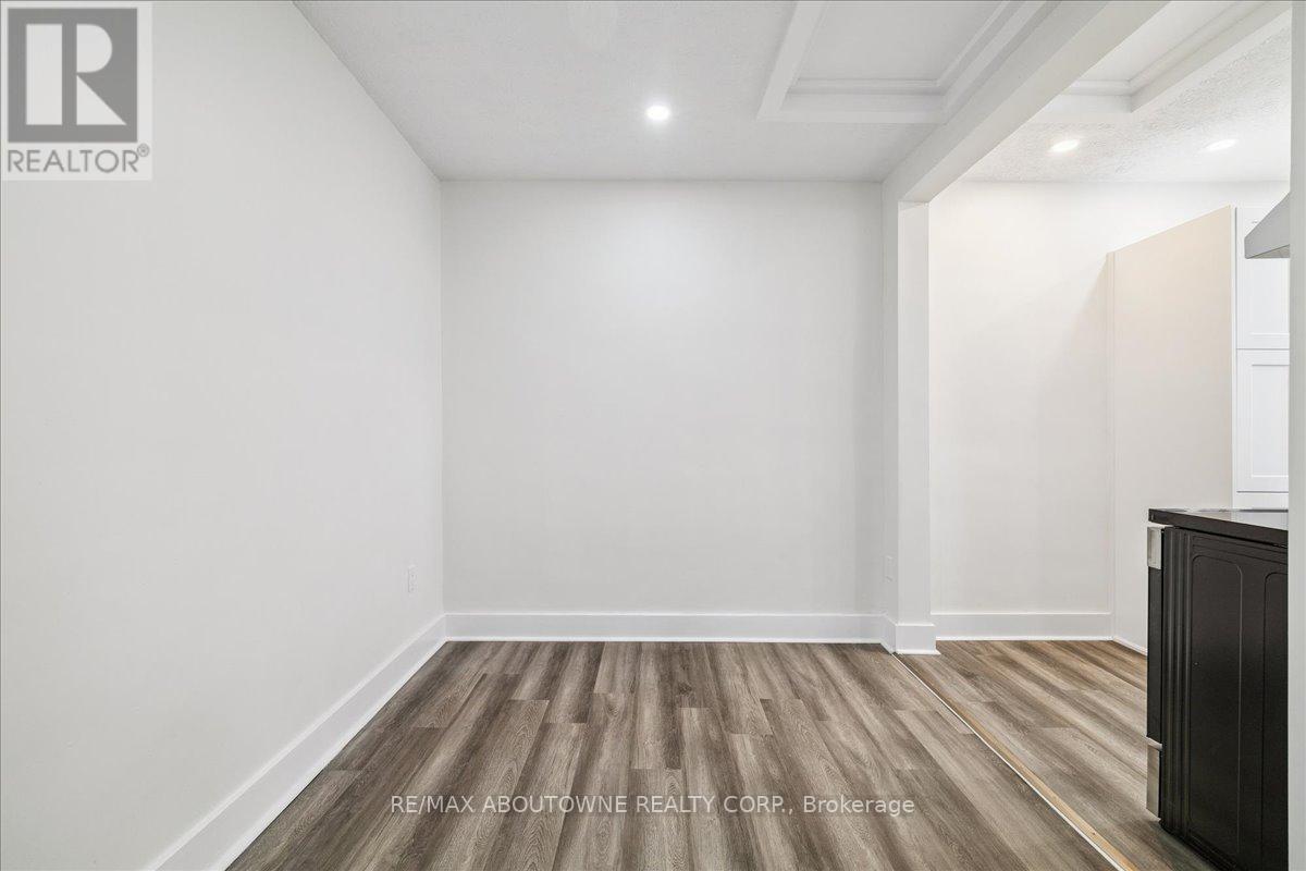 5 - 68 Peel Street W, Norfolk, ON - Indoor Photo Showing Other Room