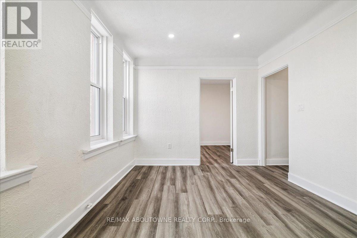 5 - 68 Peel Street W, Norfolk, ON - Indoor Photo Showing Other Room