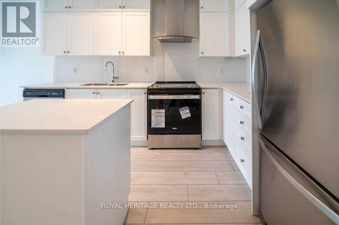 213 - 55 Duke Street W, Kitchener, ON - Indoor Photo Showing Kitchen