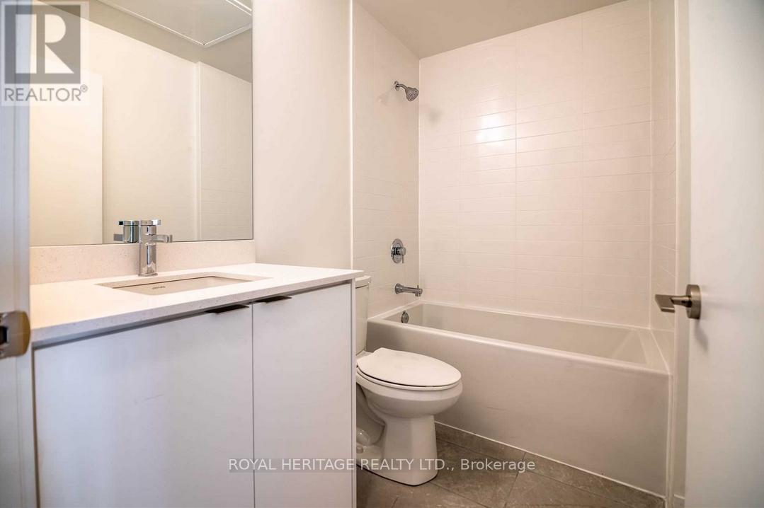 213 - 55 Duke Street W, Kitchener, ON - Indoor Photo Showing Bathroom