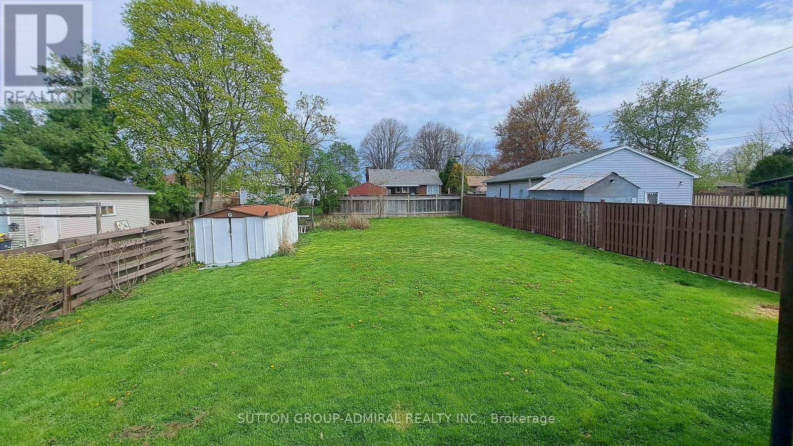 6319 Atlee Street, Niagara Falls, ON - Outdoor With Backyard