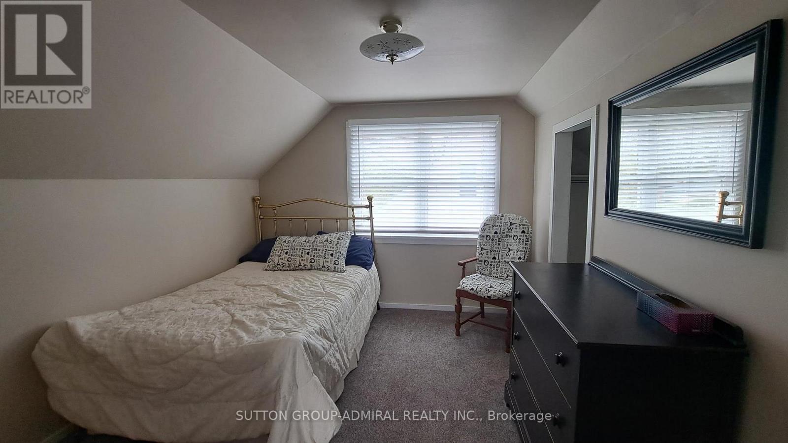 6319 Atlee Street, Niagara Falls, ON - Indoor Photo Showing Bedroom