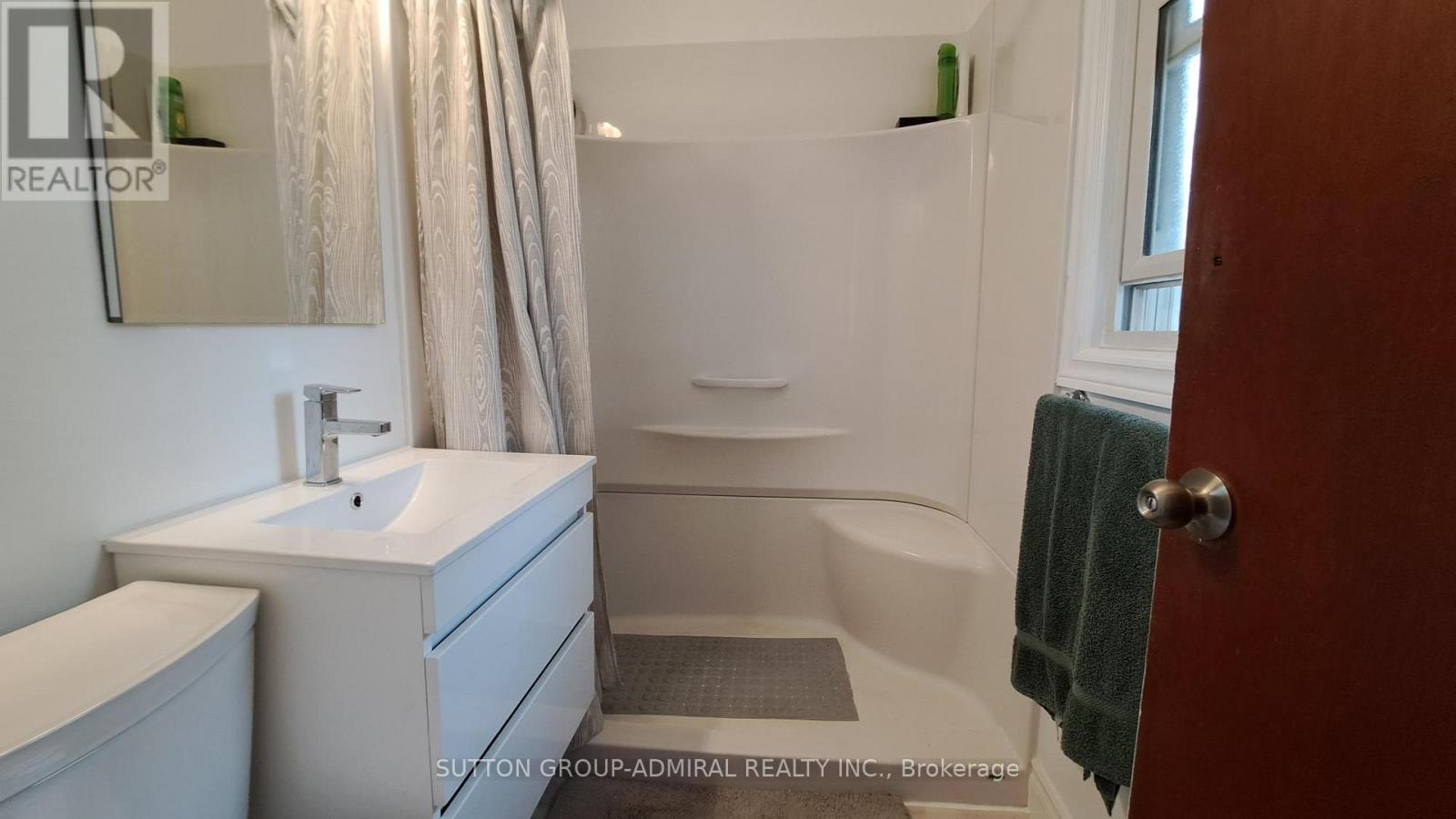 6319 Atlee Street, Niagara Falls, ON - Indoor Photo Showing Bathroom