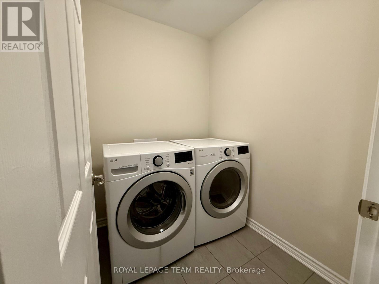 Second floor laundry - 709 Megrez Way E, Ottawa, ON - Indoor Photo Showing Laundry Room