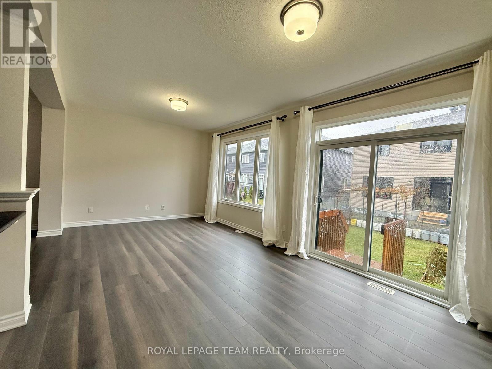 Living Room - 709 Megrez Way E, Ottawa, ON - Indoor Photo Showing Other Room