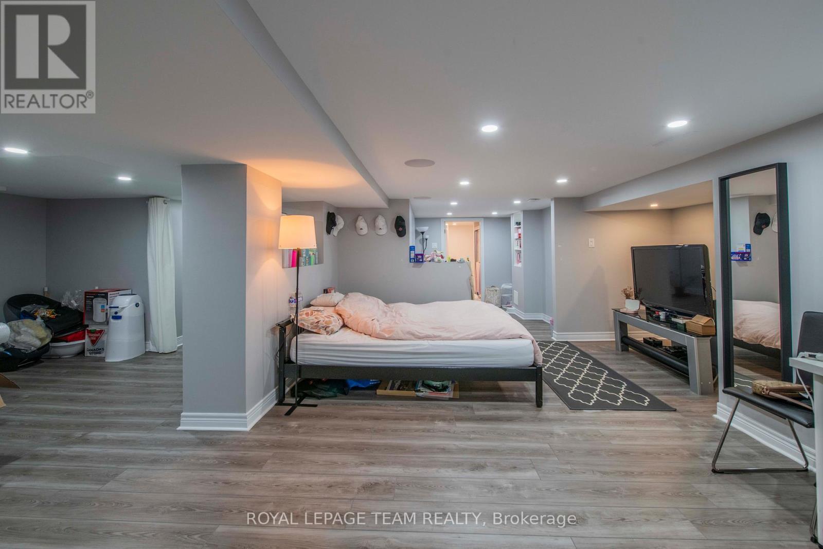 60 Goulburn Avenue, Ottawa, ON - Indoor