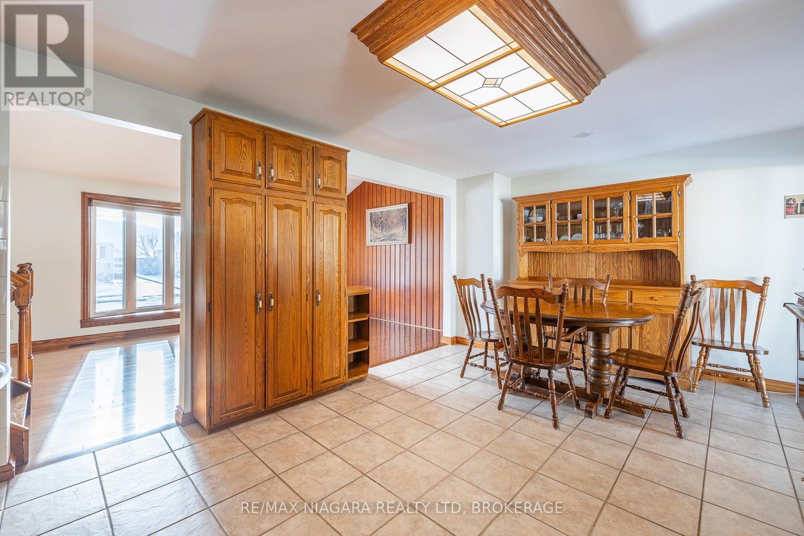Spacious Kitchen - 5923 Keith Street, Niagara Falls (Church'S Lane), ON - Indoor Photo Showing Dining Room