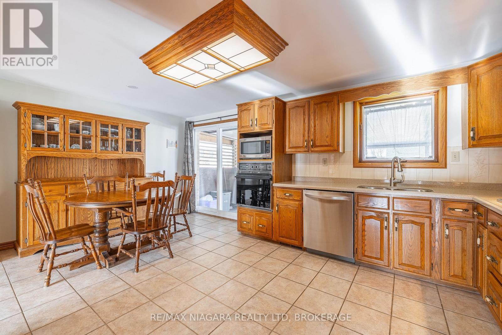 5923 Keith Street, Niagara Falls (Church'S Lane), ON - Indoor