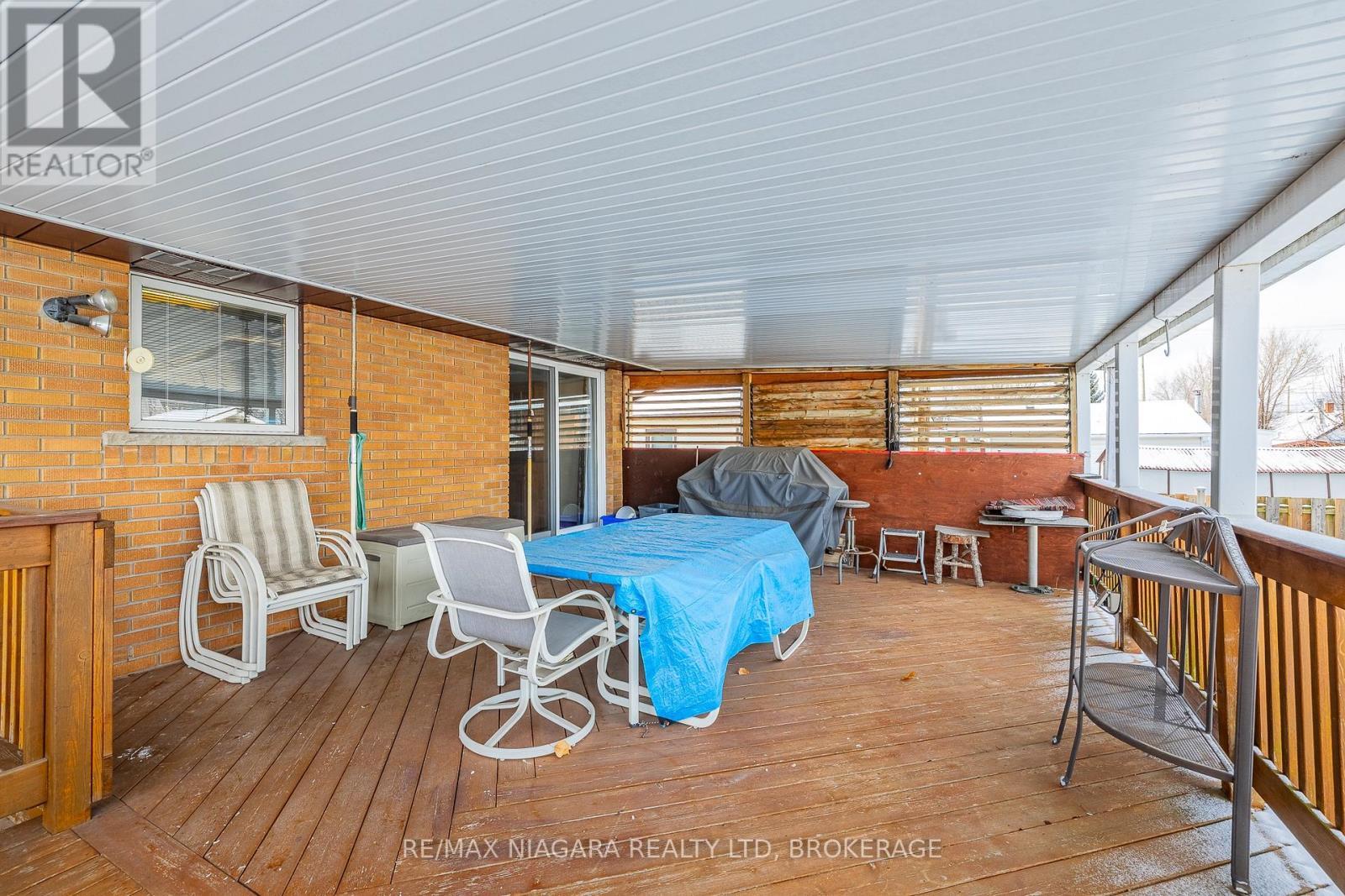5923 Keith Street, Niagara Falls (Church'S Lane), ON - Outdoor With Deck Patio Veranda With Exterior