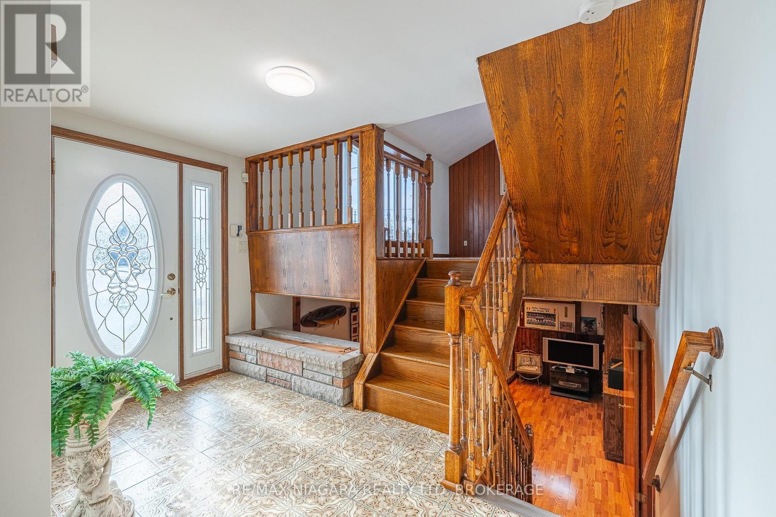 5923 Keith Street, Niagara Falls (Church'S Lane), ON - Indoor Photo Showing Other Room