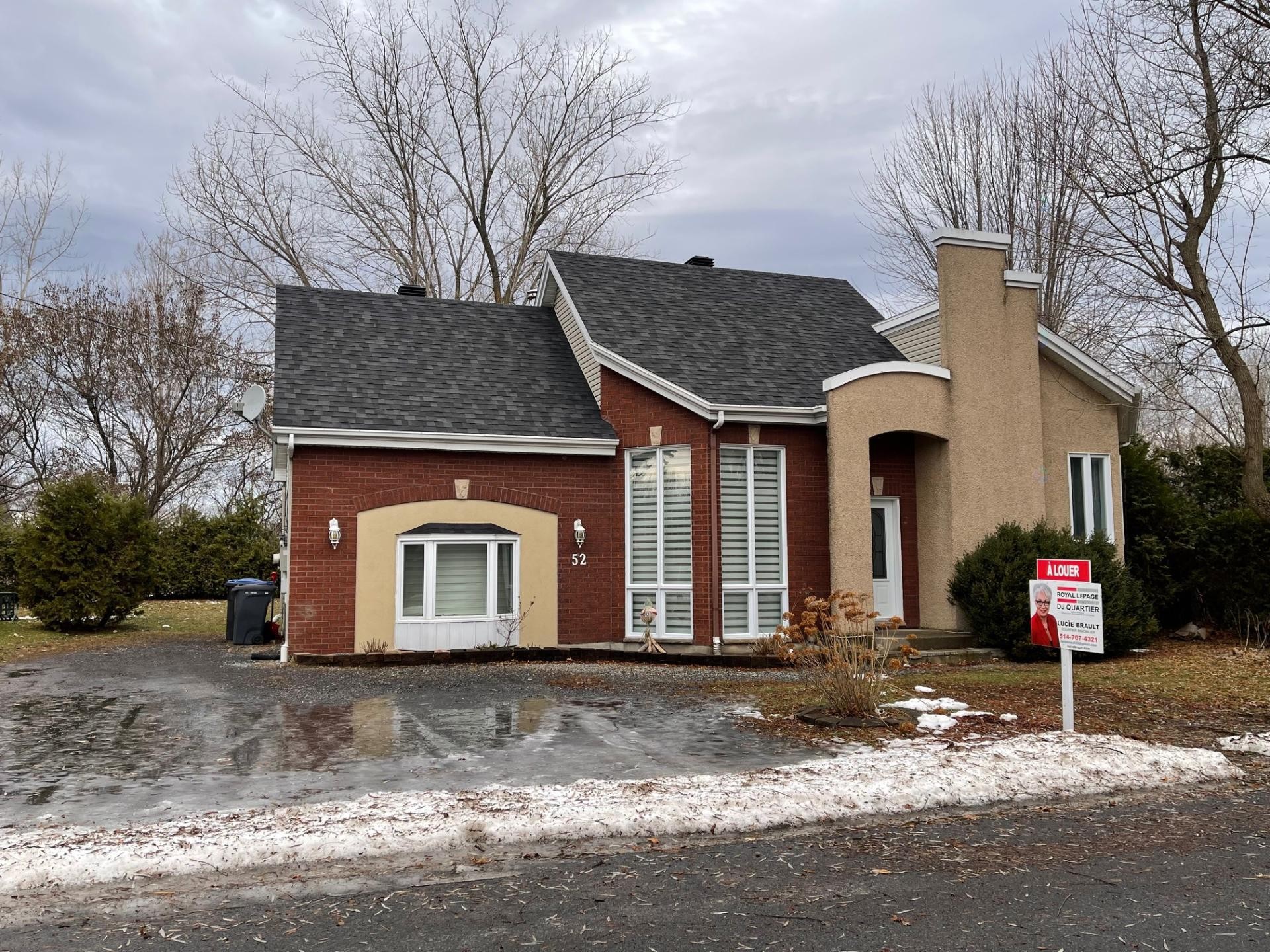 Façade - 52 Rue Ross, Saint-Jean-Sur-Richelieu, QC - Outdoor