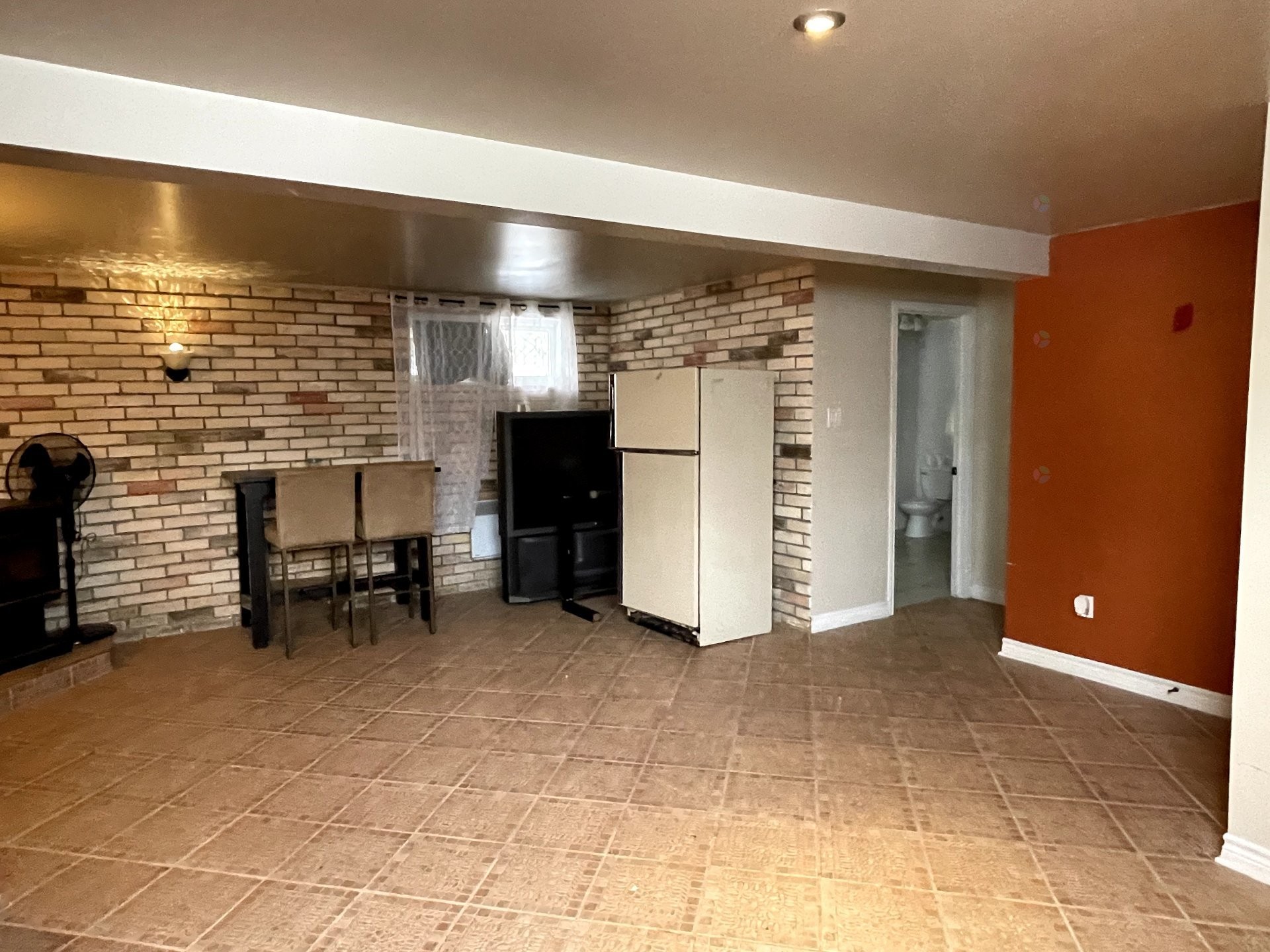 Salle familiale - 52 Rue Ross, Saint-Jean-Sur-Richelieu, QC - Indoor Photo Showing Other Room