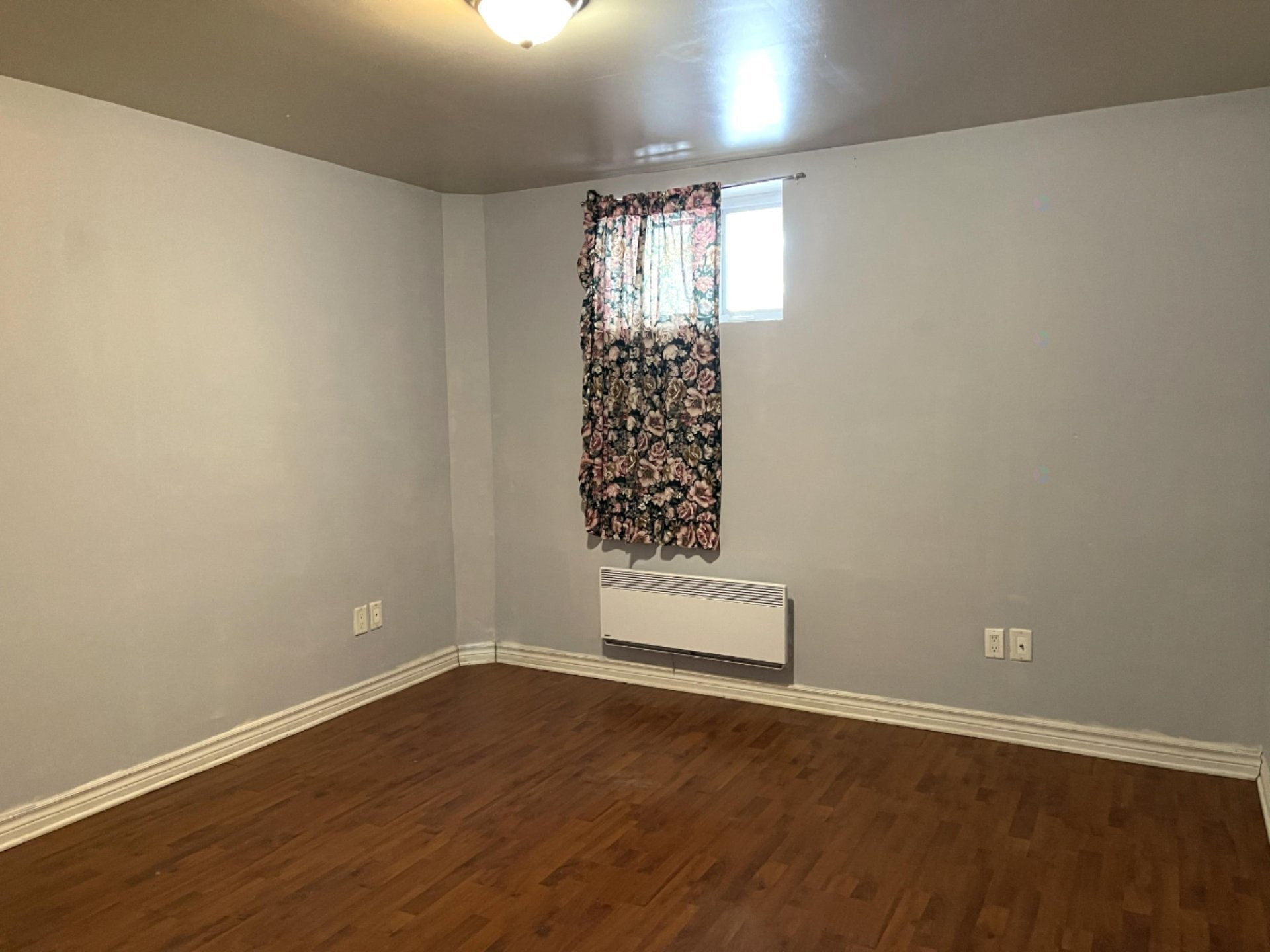 Chambre à coucher - 52 Rue Ross, Saint-Jean-Sur-Richelieu, QC - Indoor Photo Showing Other Room