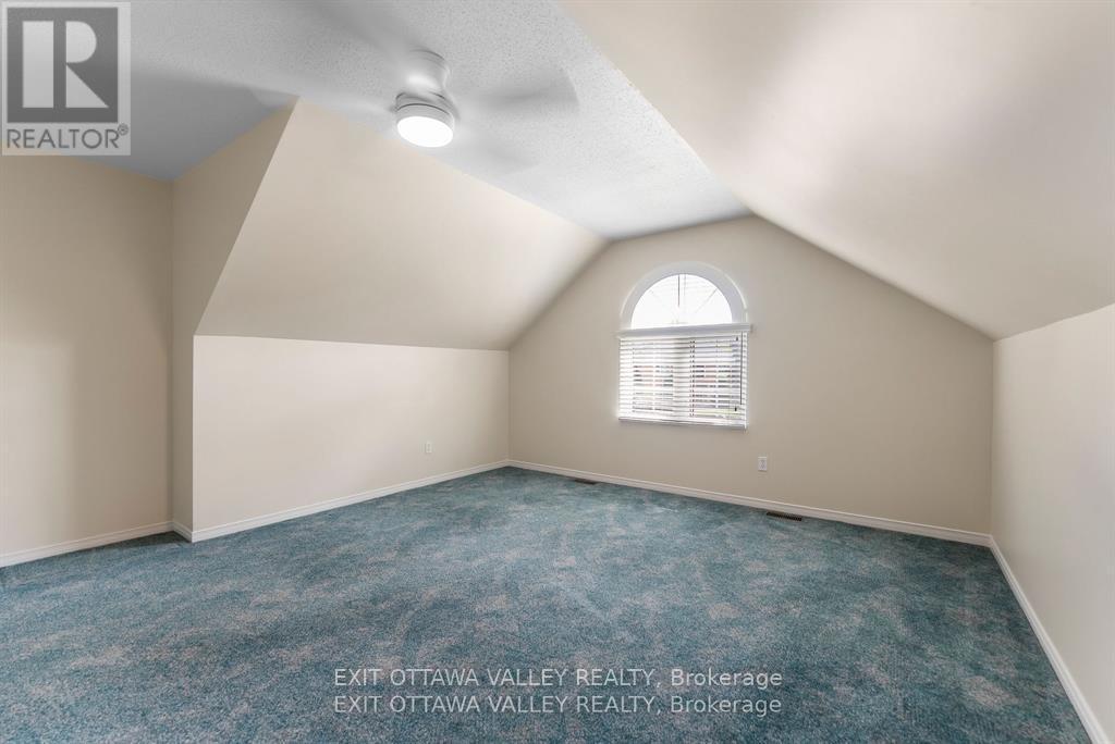 127 Owens Street, Pembroke, ON - Indoor Photo Showing Other Room