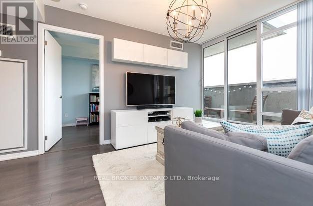 741 - 68 Abell Street, Toronto, ON - Indoor Photo Showing Other Room