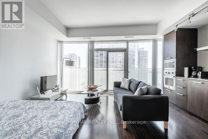 2004 - 14 York Street, Toronto, ON - Indoor