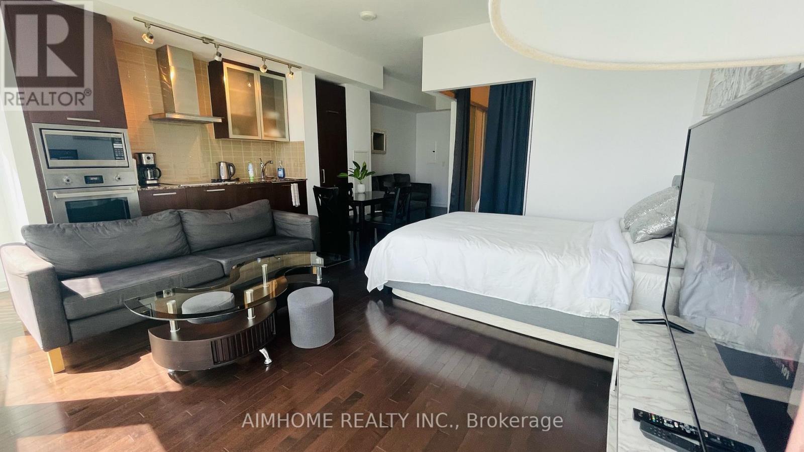 2004 - 14 York Street, Toronto, ON - Indoor