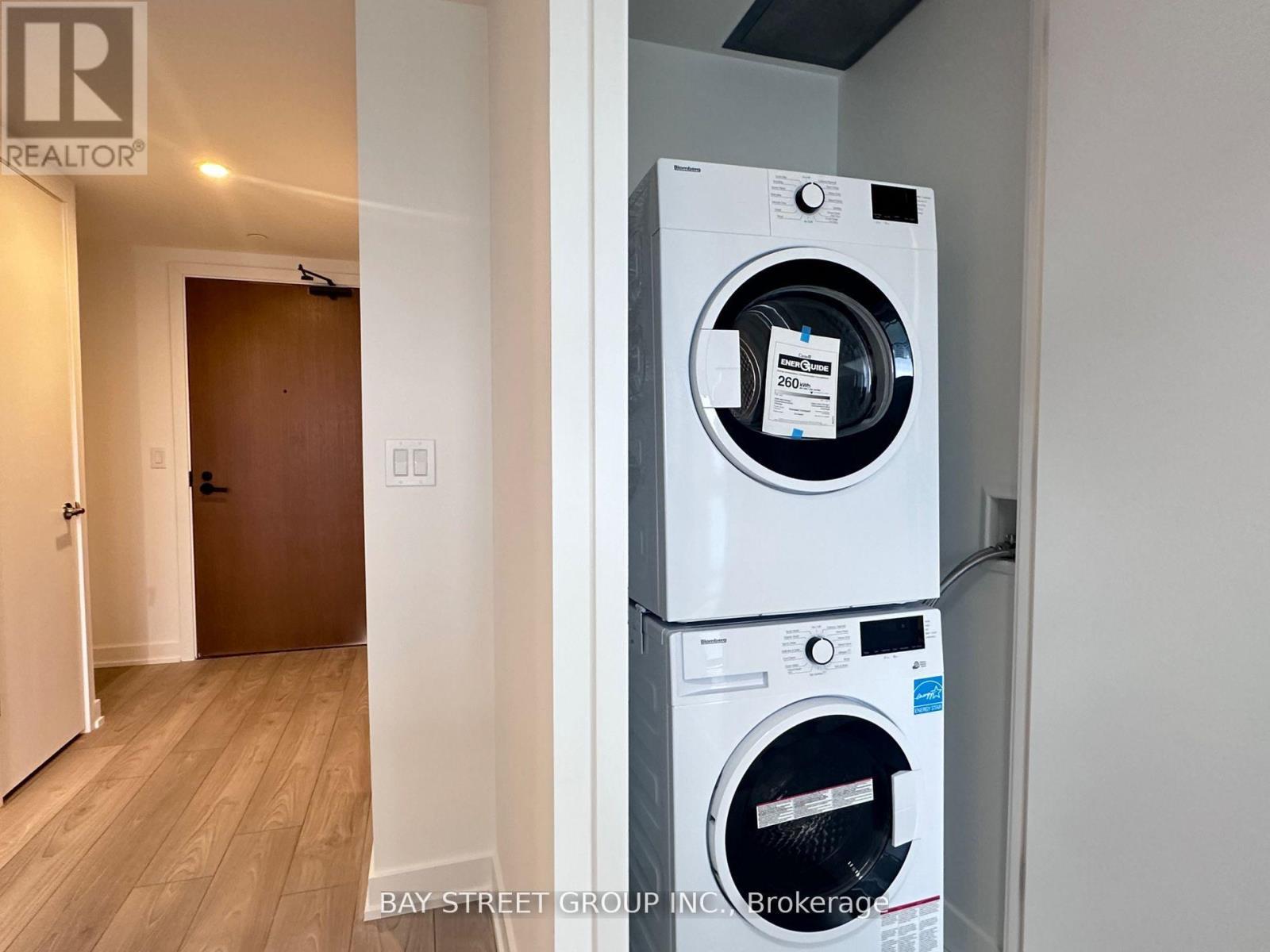 1101 - 8 Tippett Road, Toronto, ON - Indoor Photo Showing Laundry Room